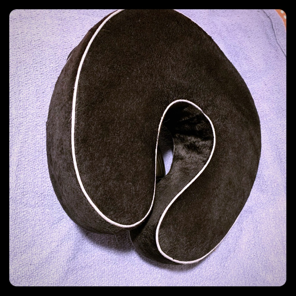 Neck pillow (great for traveling)